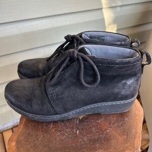 Dansko Black Suede Mid Ankle Boots with Heels (EU 37 / US 7)